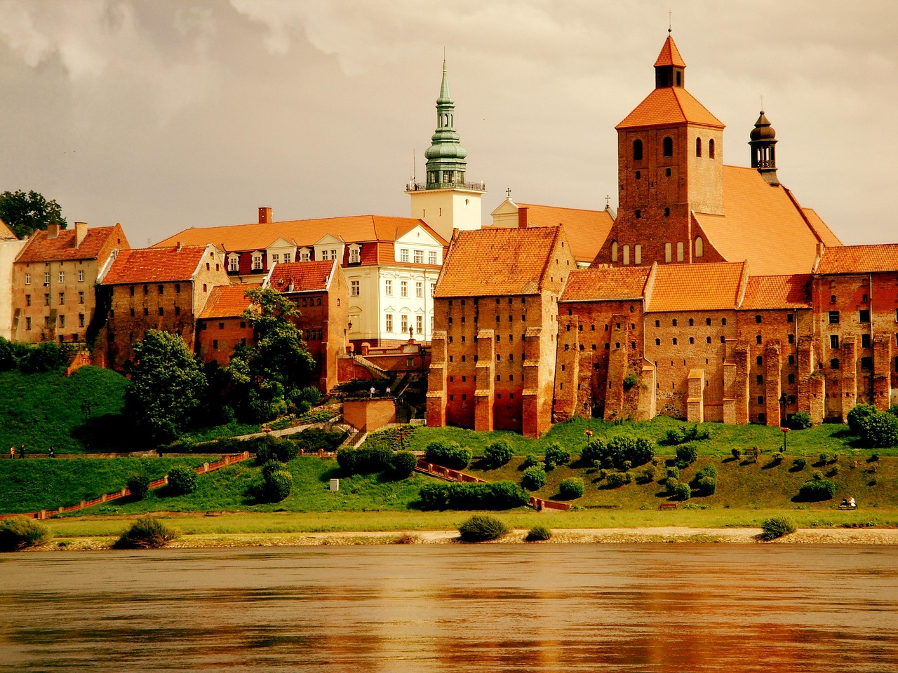 Overall The Vistula - free online jigsaw puzzle photo
