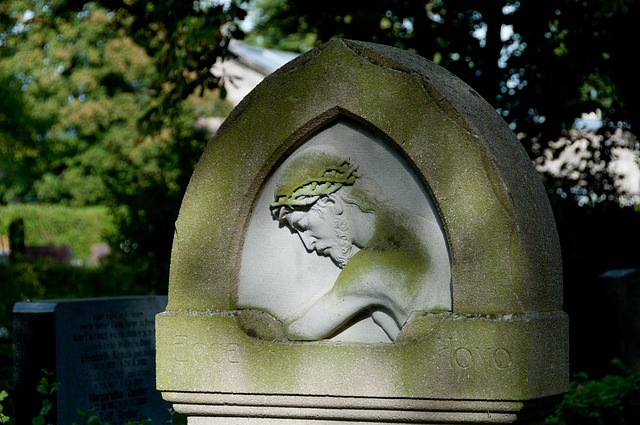 Free Dig Tombstone photo and picture