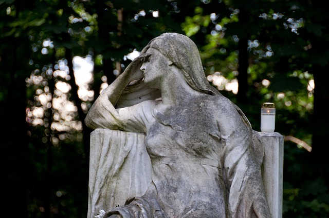 Free Angel Tomb Figure photo and picture