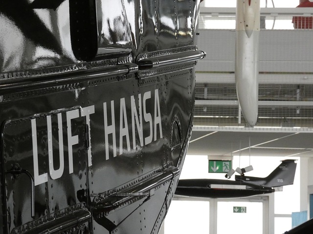 Free Lufthansa Plane photo and picture
