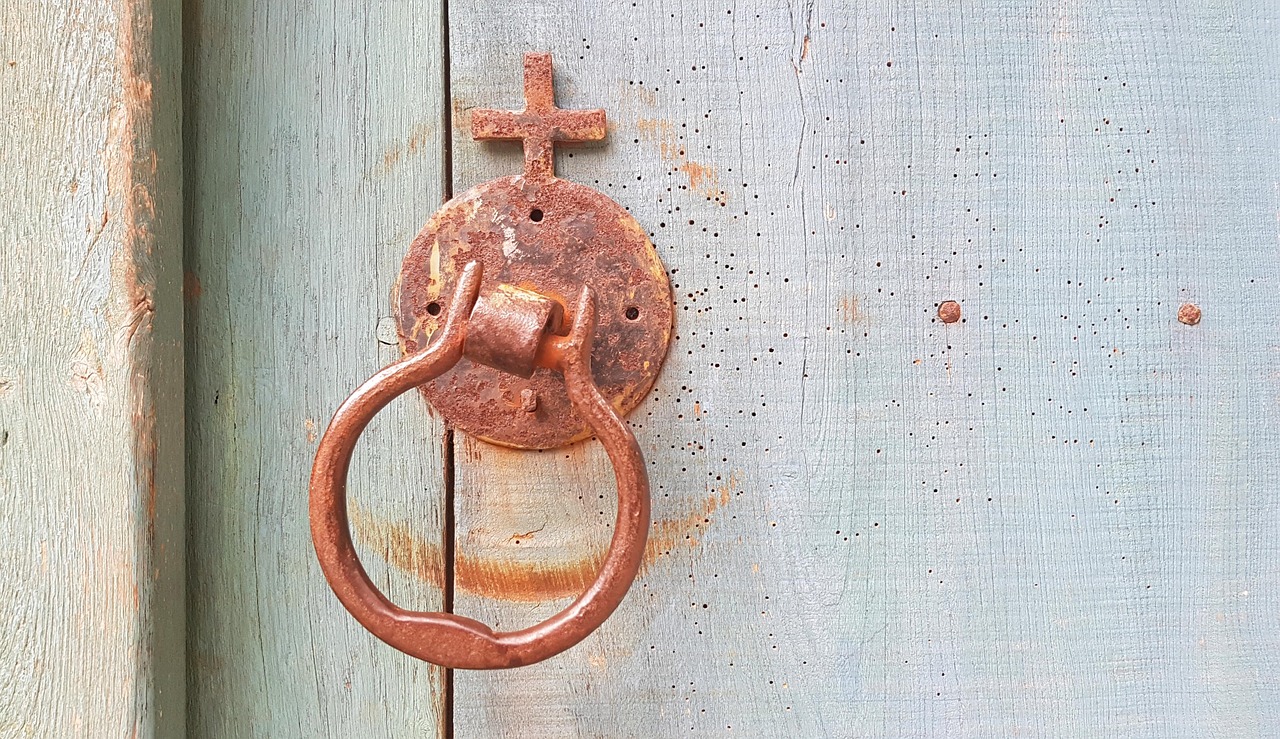 Door - free online jigsaw puzzle photo