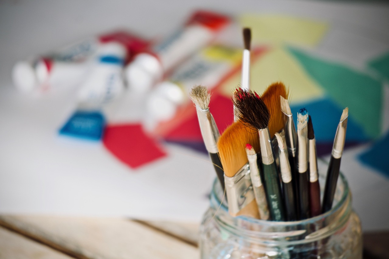 Brushes - free online jigsaw puzzle photo