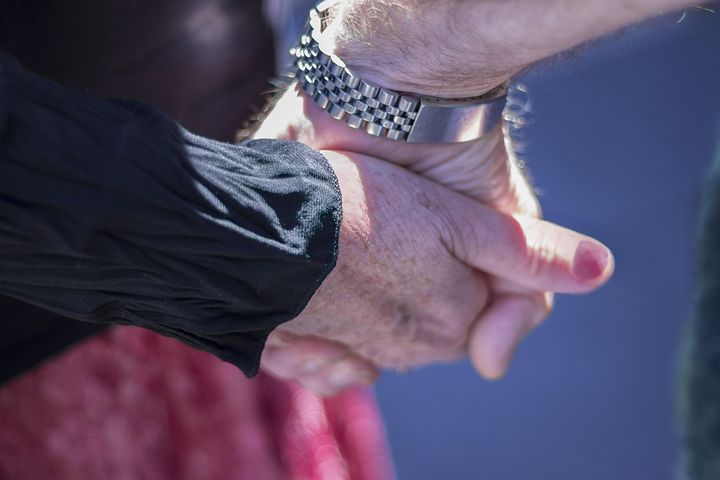10+ Free Clasped Hands & Elder Images - Pixabay