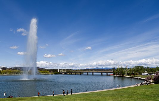 Free Australia Canberra Lake Burley Griffin photo and picture