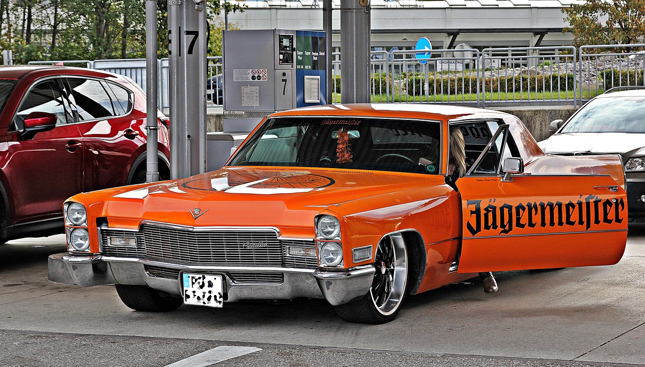 Cadillac - free online jigsaw puzzle photo