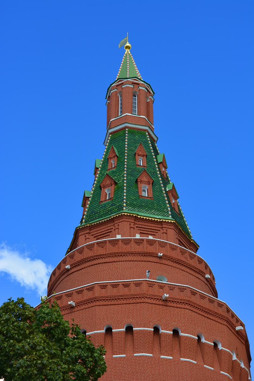 Красная Башня Фото