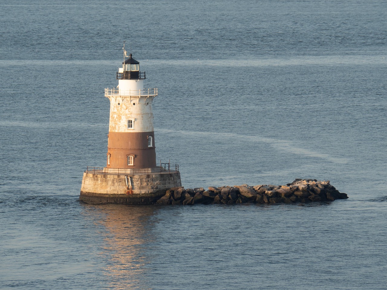 Lighthouse - free online jigsaw puzzle photo