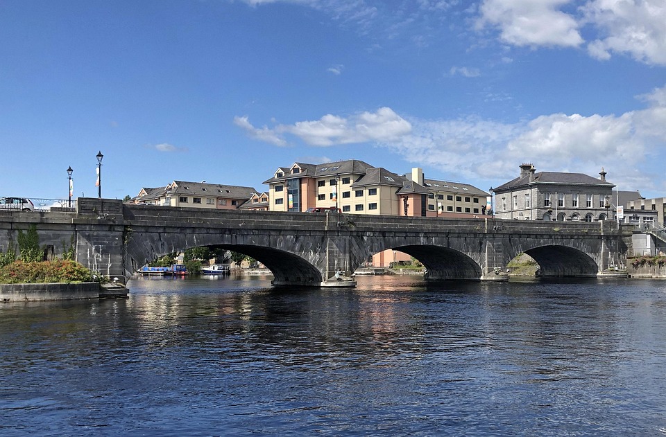 Galway Swimmer Missing: Gardaí Investigate 'Puzzle' of Events in Ongoing Search - News Directory 3