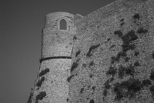 Kasten, Mittelalterlich, Fortress