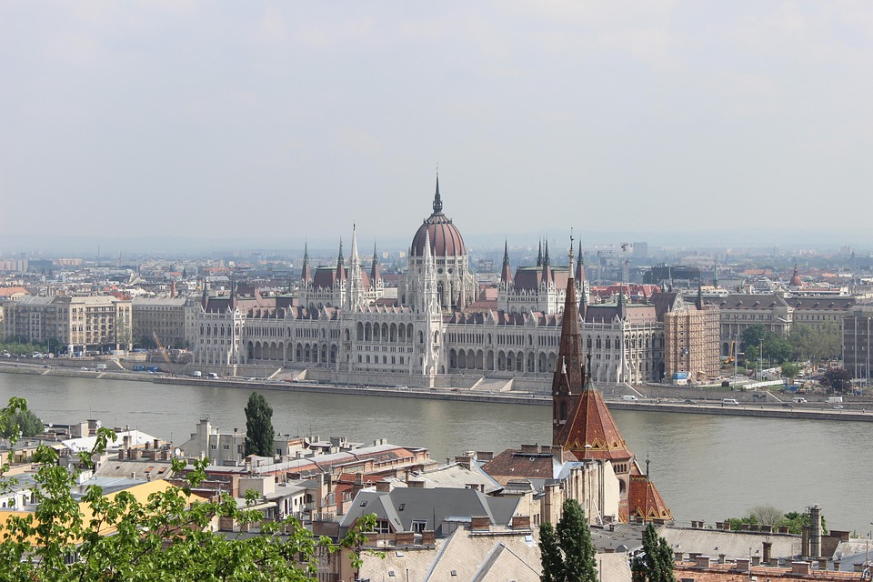 Billige reisemål finner du over hele Øst-Europa. Her fra Budapest i Ungarn.