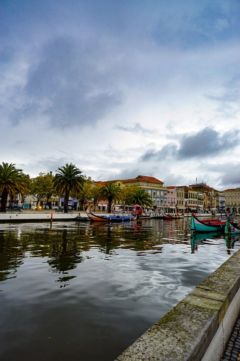 From Glacial Lagoons to Rugged Peaks: Hiking Adventures in Serra da Estrela