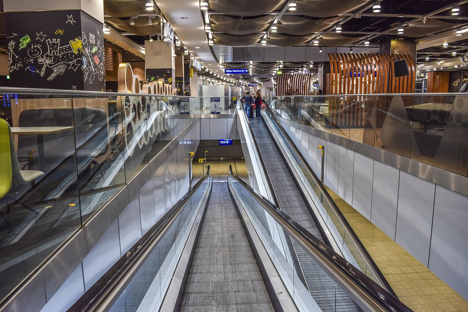 First Days in Europe: Must-Have Arrival Services for Students