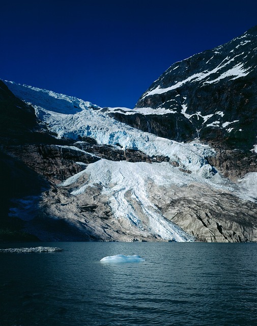 glacier-lake-landscape-free-photo-on-pixabay