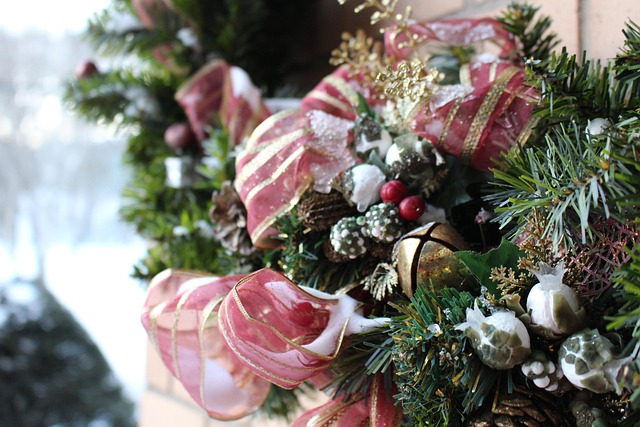 Free Christmas Wreath photo and picture