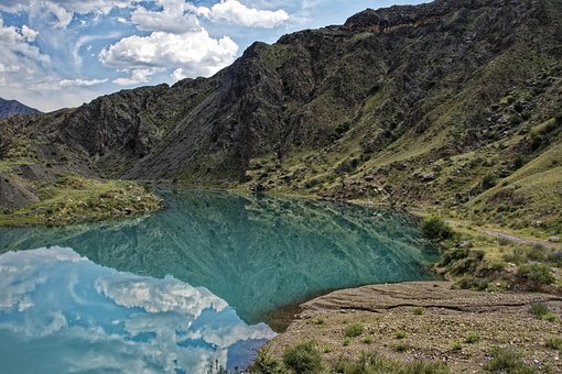 Kyrgyzstan, Sự Sáng Tạo Thung Lũng