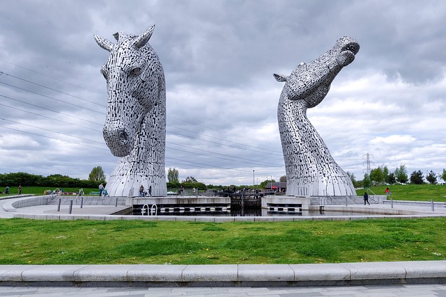 La Kelipes, Scoţia, Sculptură, Falkirk