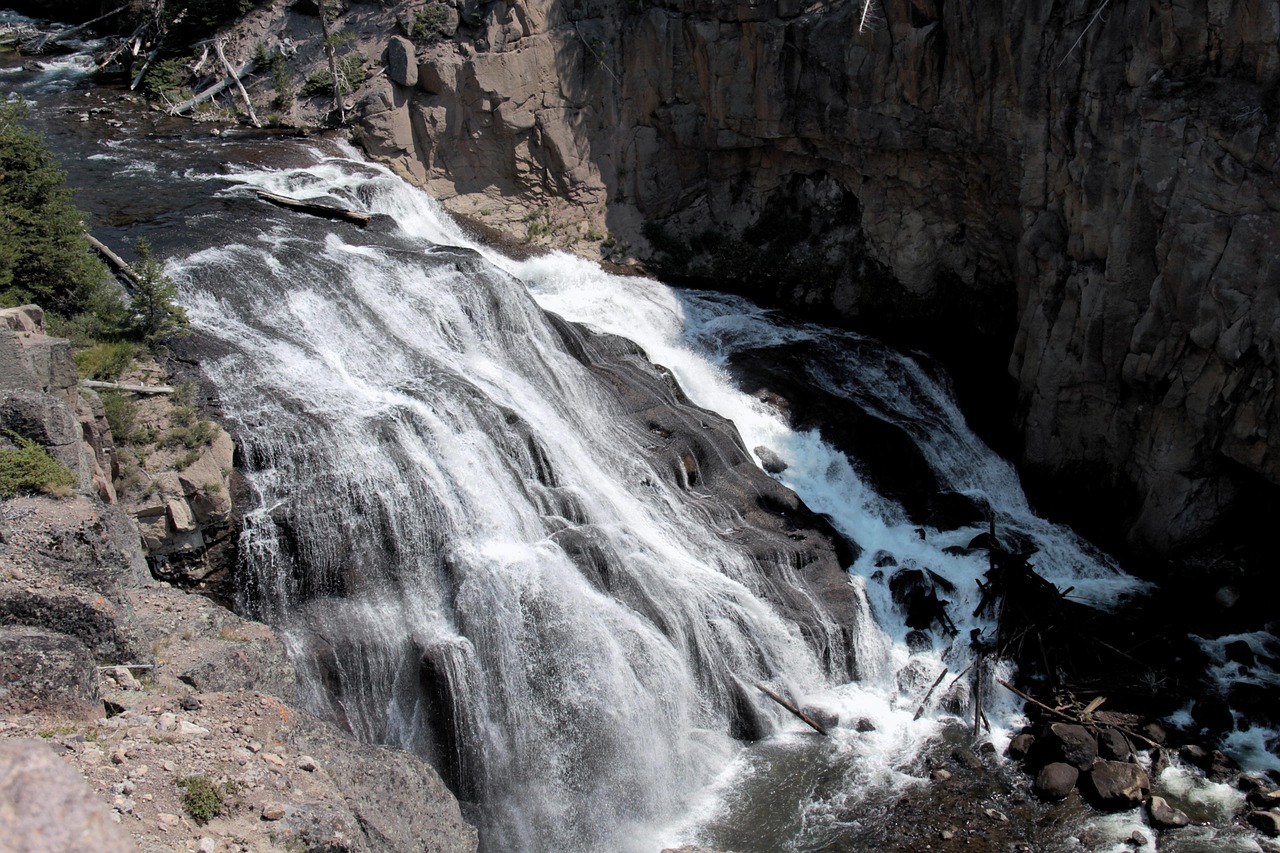 Yellowstone - free online jigsaw puzzle photo