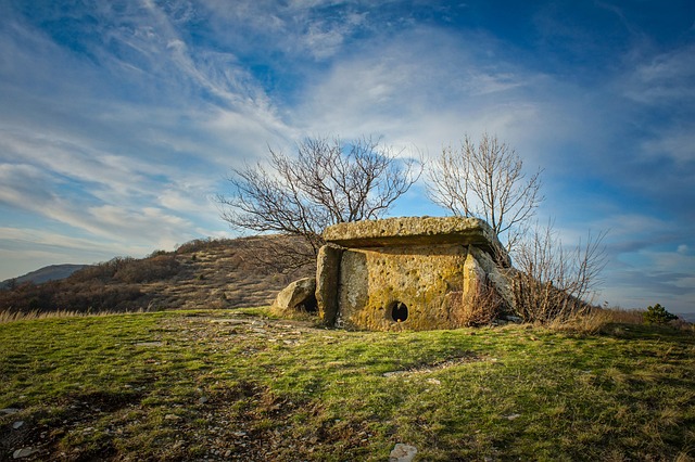 Free Dolmen Table-Stone photo and picture