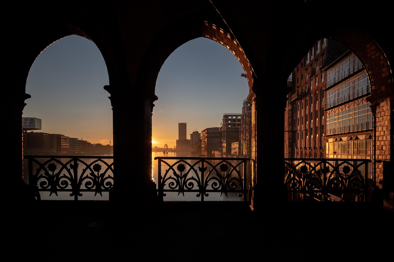 Oberbaum Bridge - free online jigsaw puzzle photo