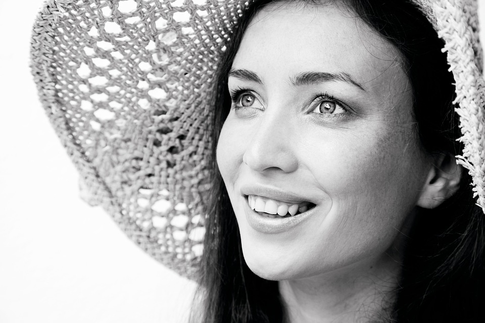 Mujer Feliz Sonriendo Foto Gratis En Pixabay