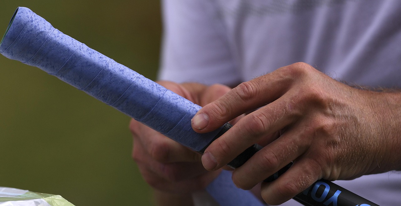 thumbnail image 2 of Fangcan Red Overgrip Tape – For Tennis, Squash, Badminton Rackets & Bicycle Handlebars 2 of 2