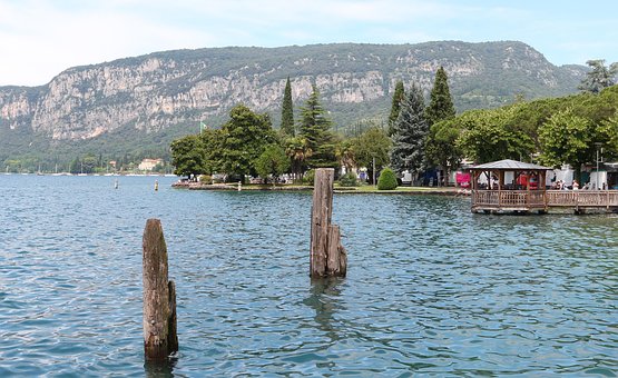 Free Garda Italy photo and picture