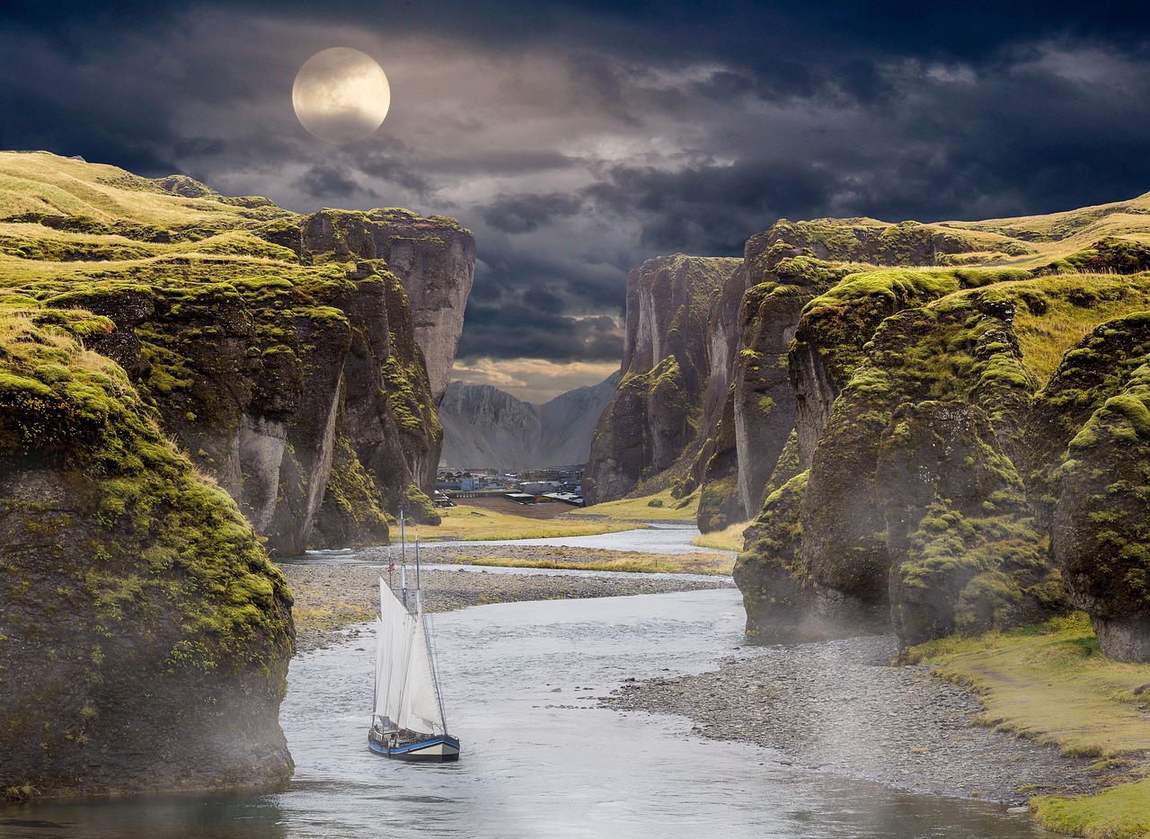 https://cdn.pixabay.com/photo/2019/12/25/02/48/cliff-4717730_1280.jpg