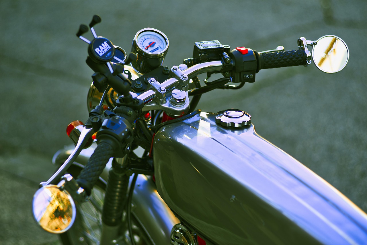 Discover motorcycle in Can Tho, Vietnam: Legal Guide, Costs, and Market Insights