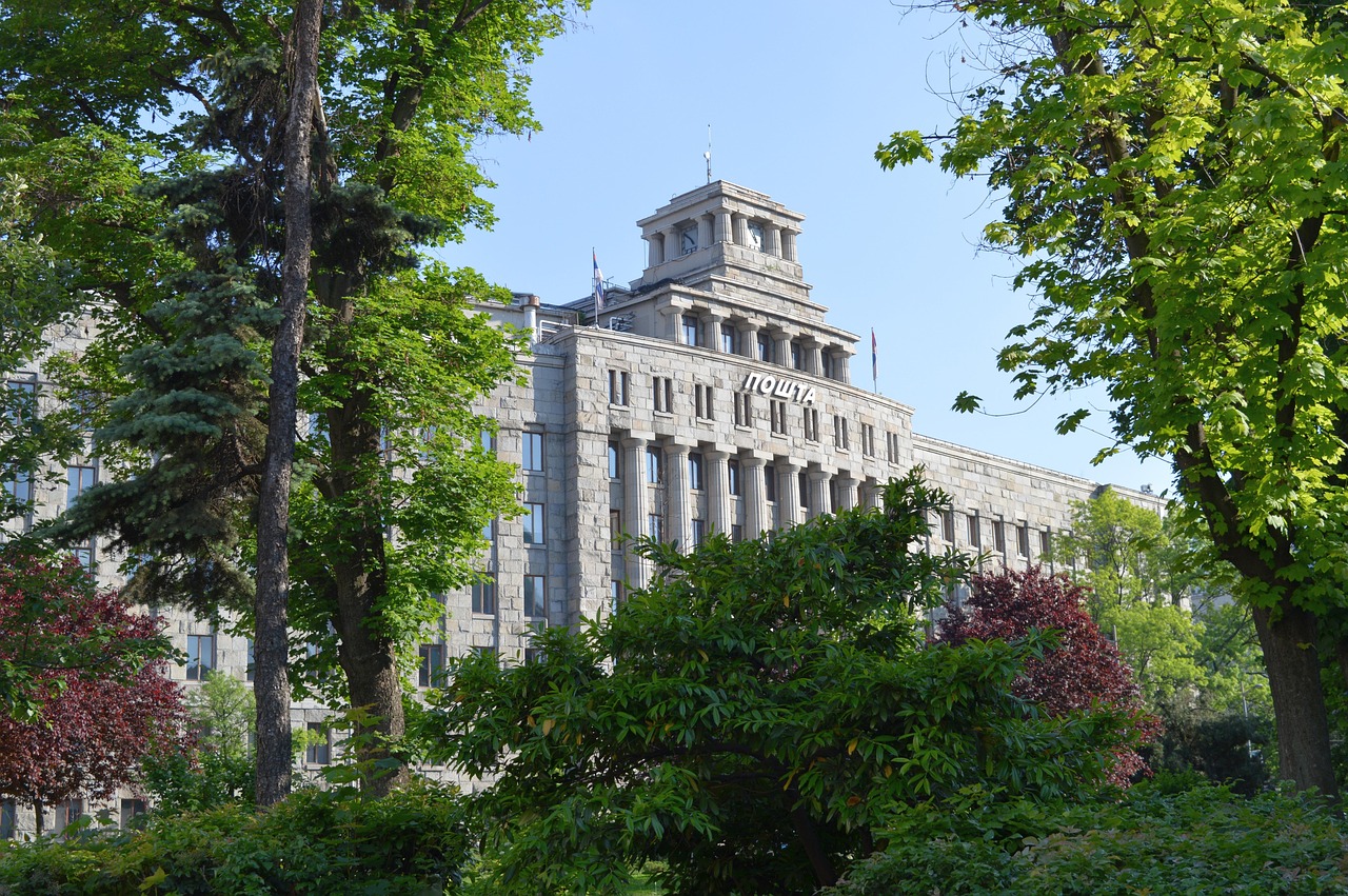 A recent study suggests that numerous European cities have the potential to achieve net-zero carbon emissions within the next decade by integrating nature into their infrastructure.