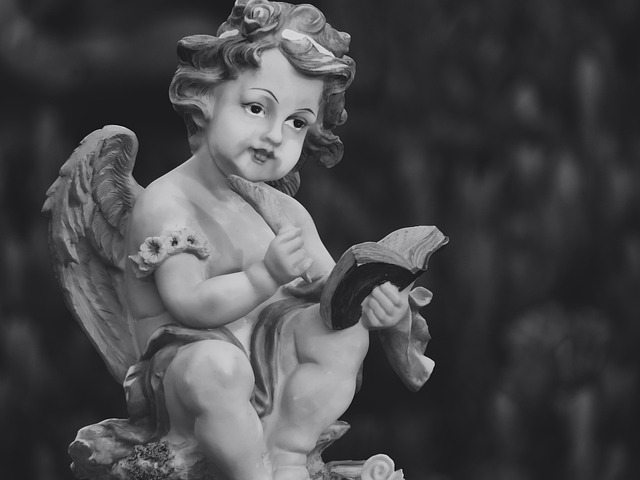Free Black And White Statue photo and picture