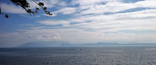 Free Lake Garda photo and picture
