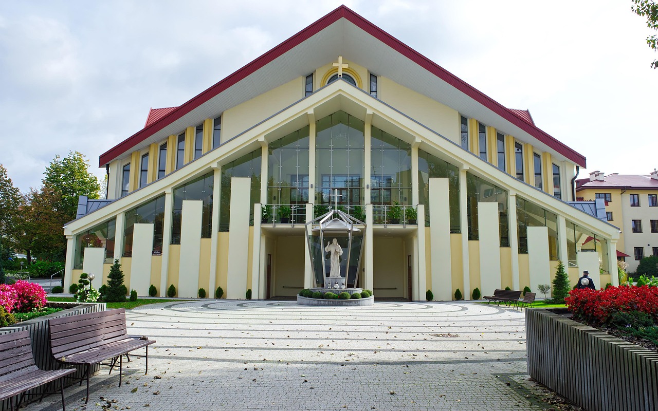 Facade - free online jigsaw puzzle photo