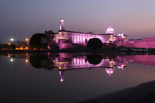 Rashtrapati Bhawan, A Vida Noturna Deli