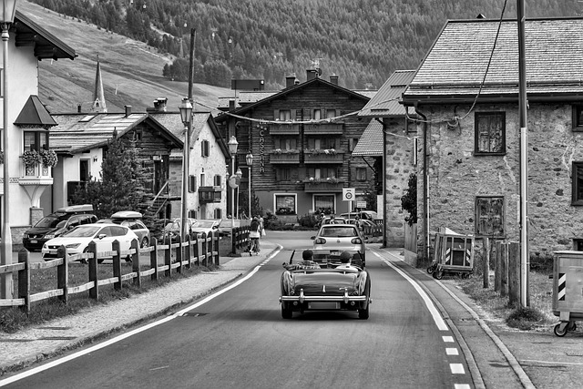 Livigno, road, town and village — photo by oreundici