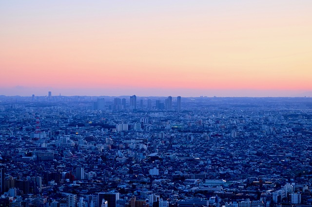 Mega city, good evening, sunset and city view — photo by t_watanabe