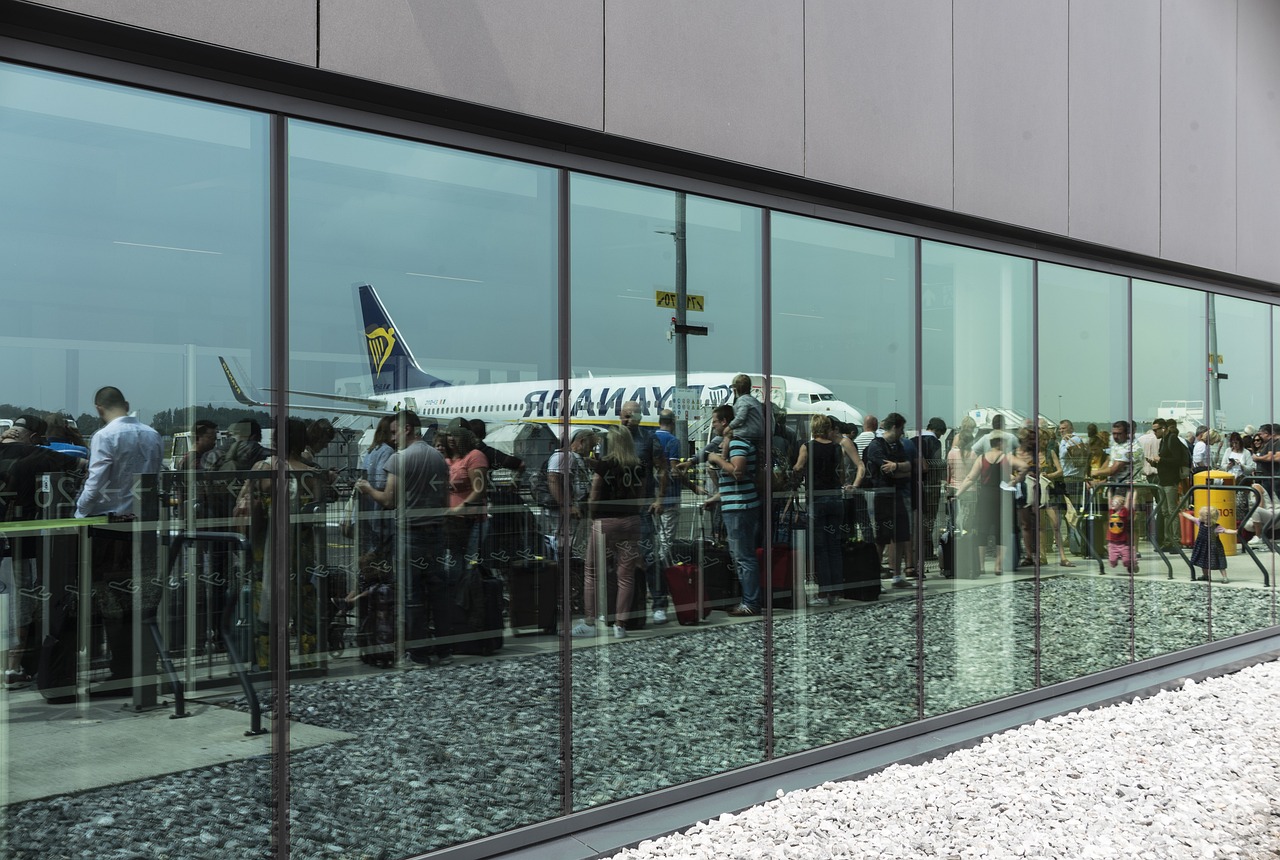 Descărcați gratuit o imagine HD cu avionul de aeroport aeroportul Charleroi