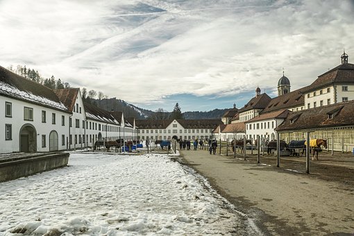 Reiterhof, Koně, Klášter, Kostel, Budova