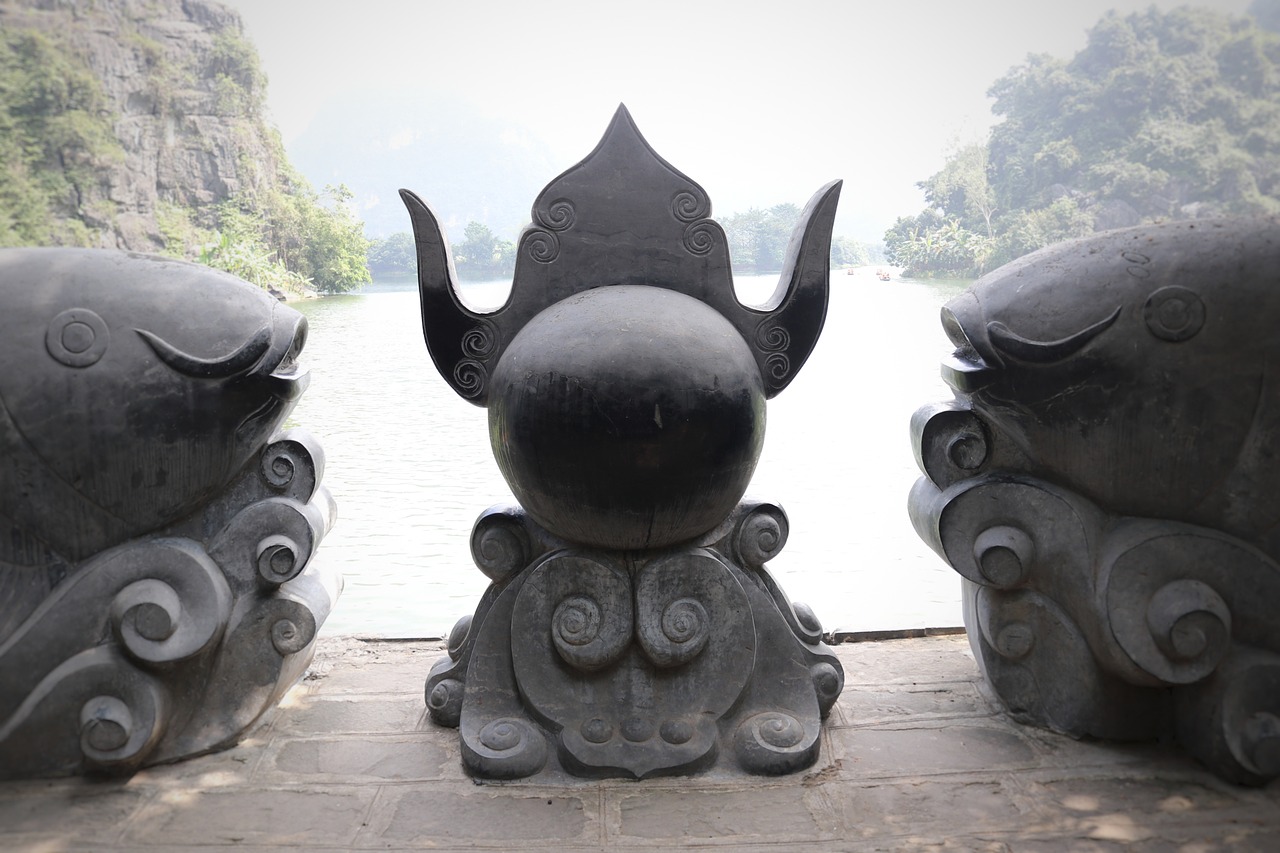 Statues - free online jigsaw puzzle photo