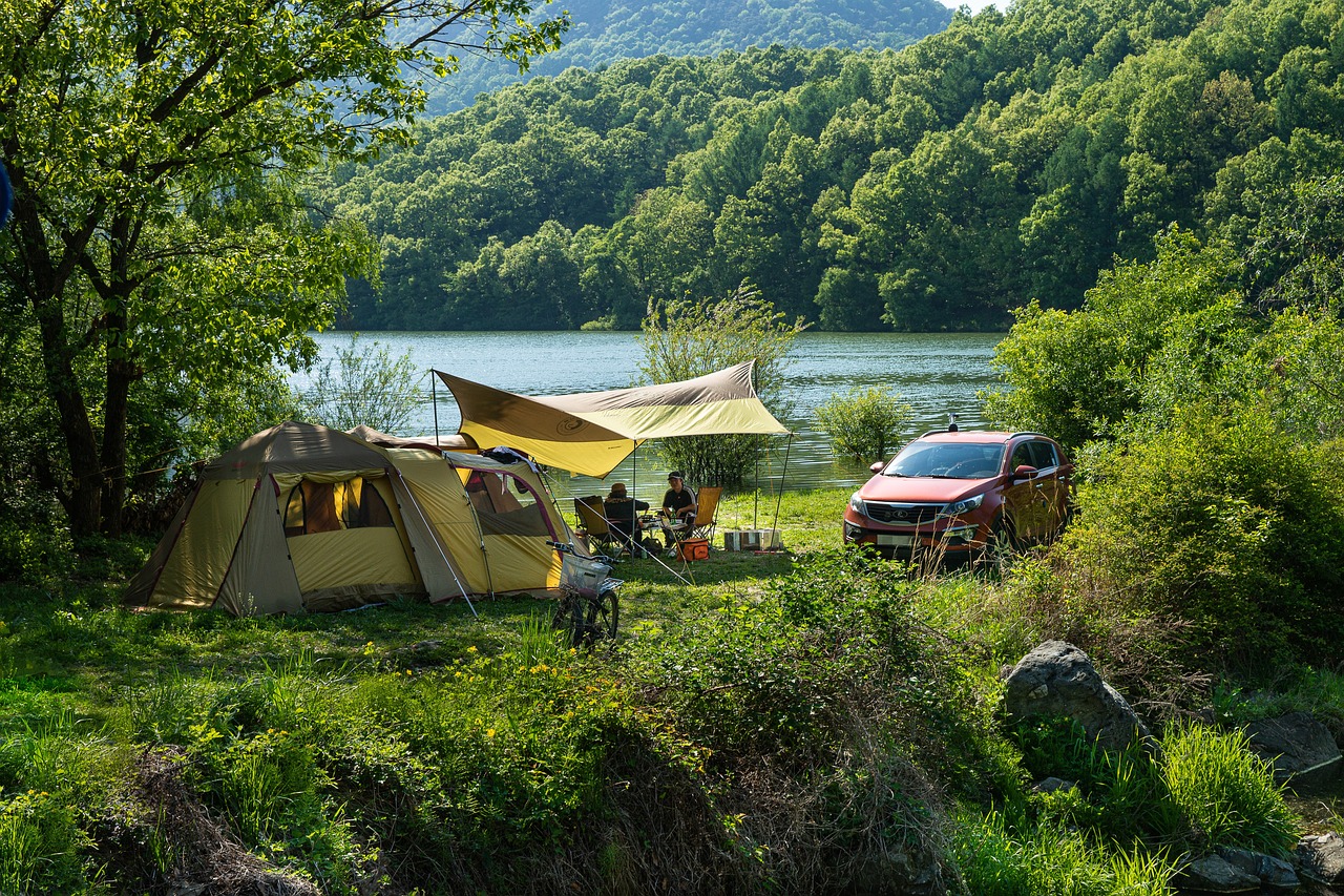 https://cdn.pixabay.com/photo/2015/12/10/16/57/camping-1086731_1280.png