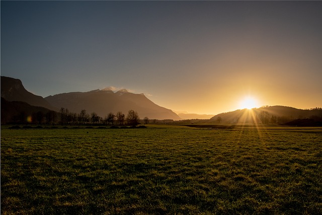 Západ Slunce, Východ Slunce, Krajina