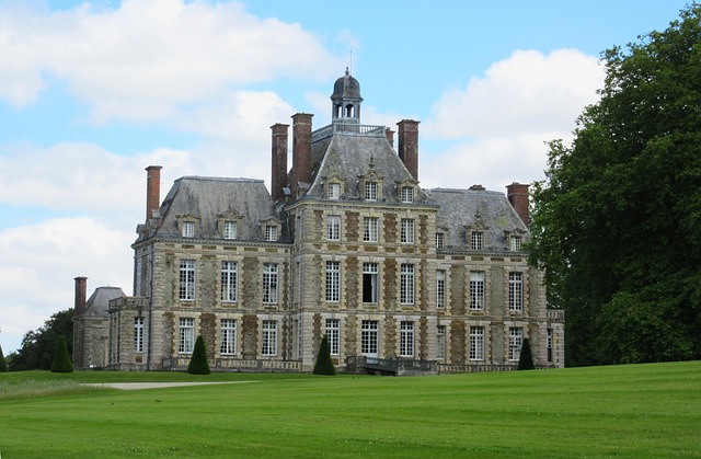 Free Balleroy Chateau photo and picture