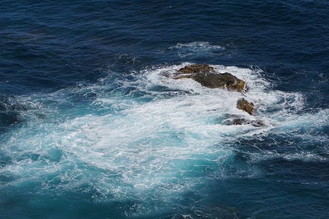 Free Waves Rock photo and picture