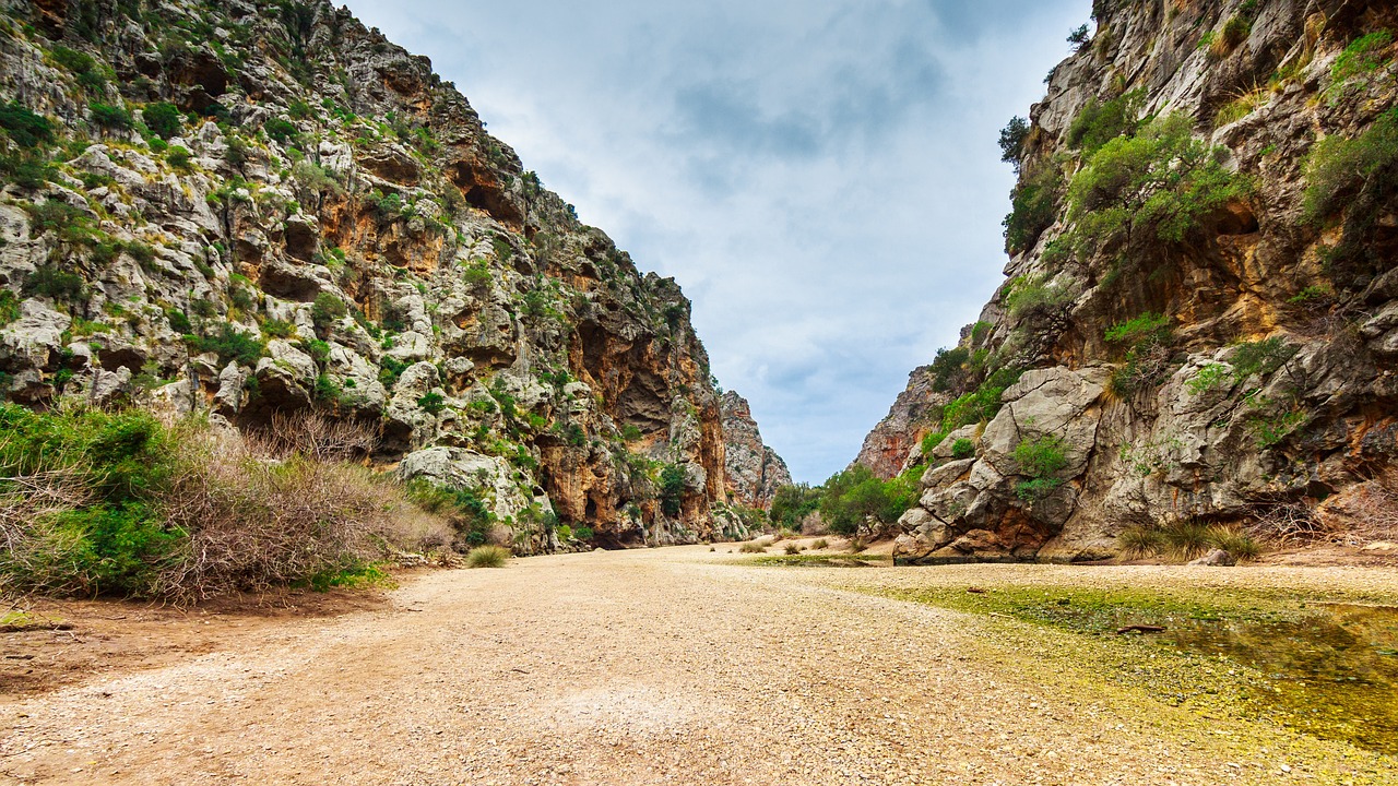 Torrent De Pareis - free online jigsaw puzzle photo