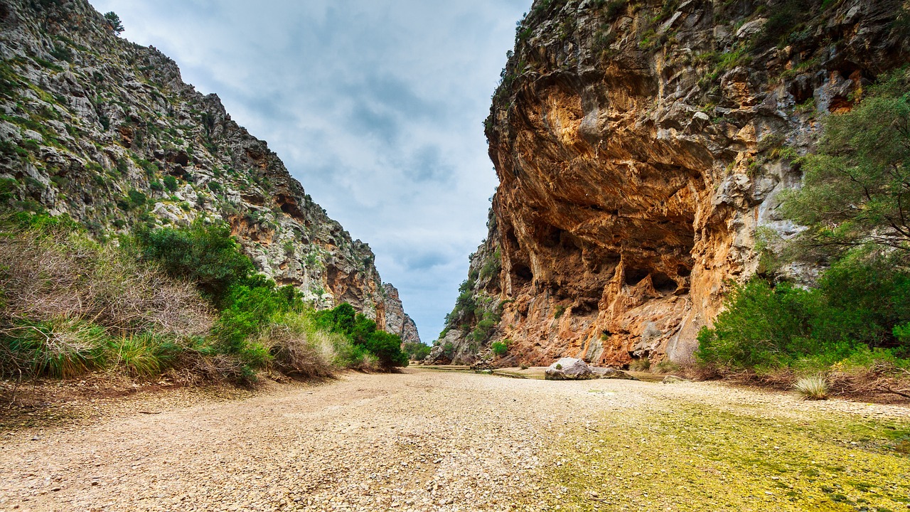 Torrent De Pareis - free online jigsaw puzzle photo