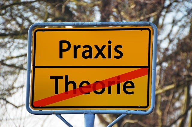 town-sign-4929731_640.jpg