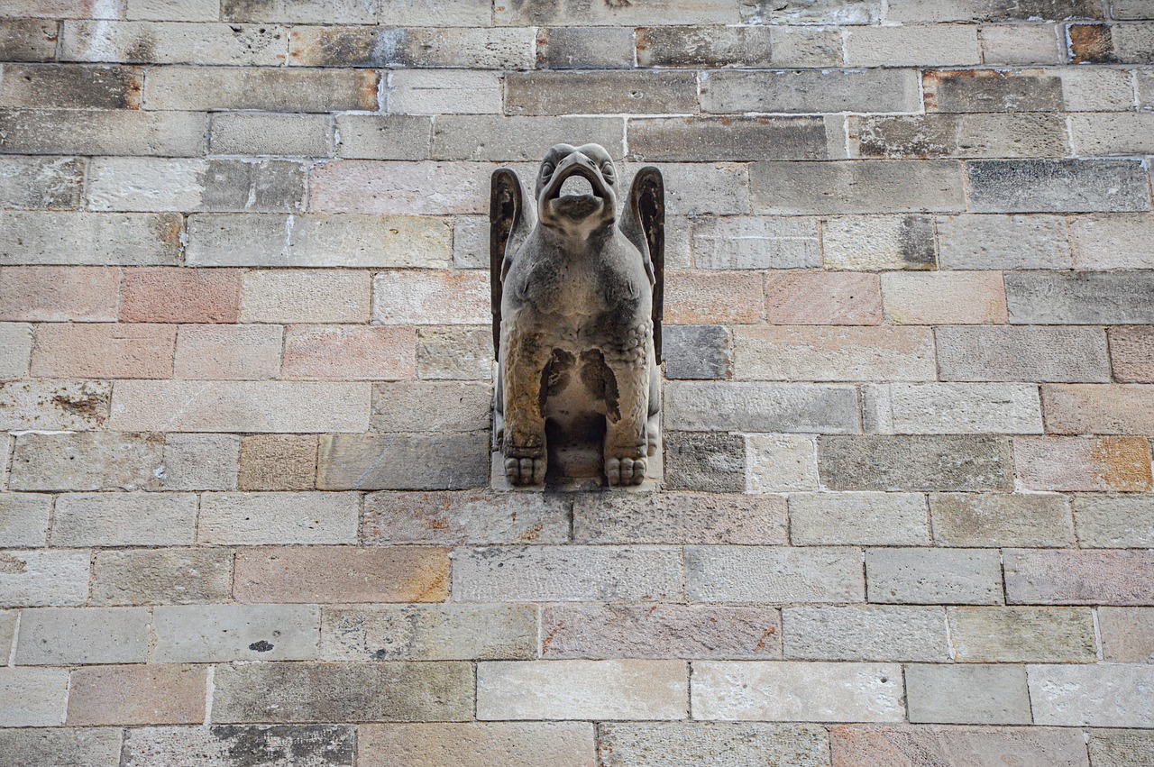 Stone Sculpture - free online jigsaw puzzle photo
