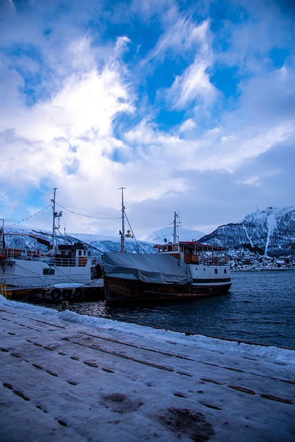 Free Boat Winter photo and picture