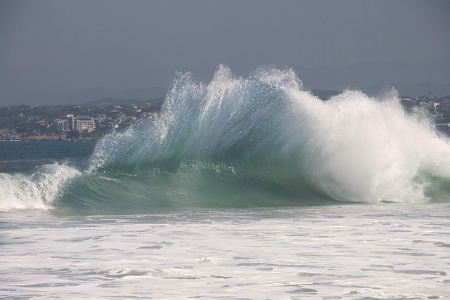 Free Waves Breaking photo and picture