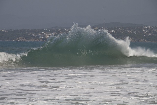 Free Waves Breaking photo and picture