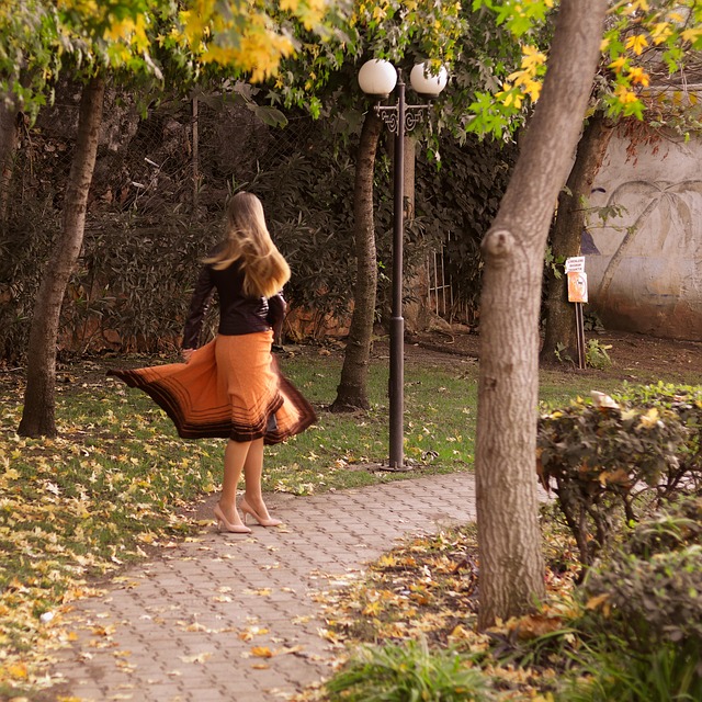 Herbst, Junge Frau, Listopad, Der Park
